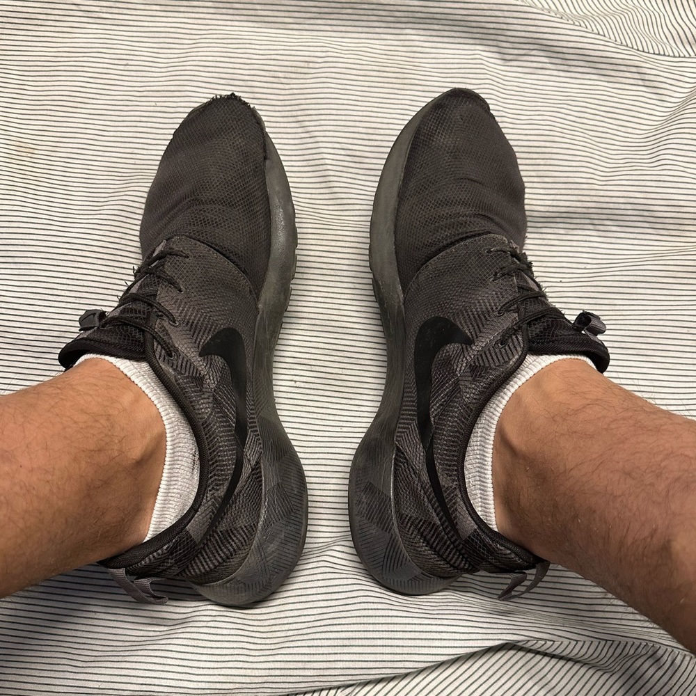 Men’s Nike Shoes + Sock Bundle